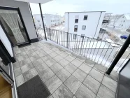 Großer, überdachter Balkon