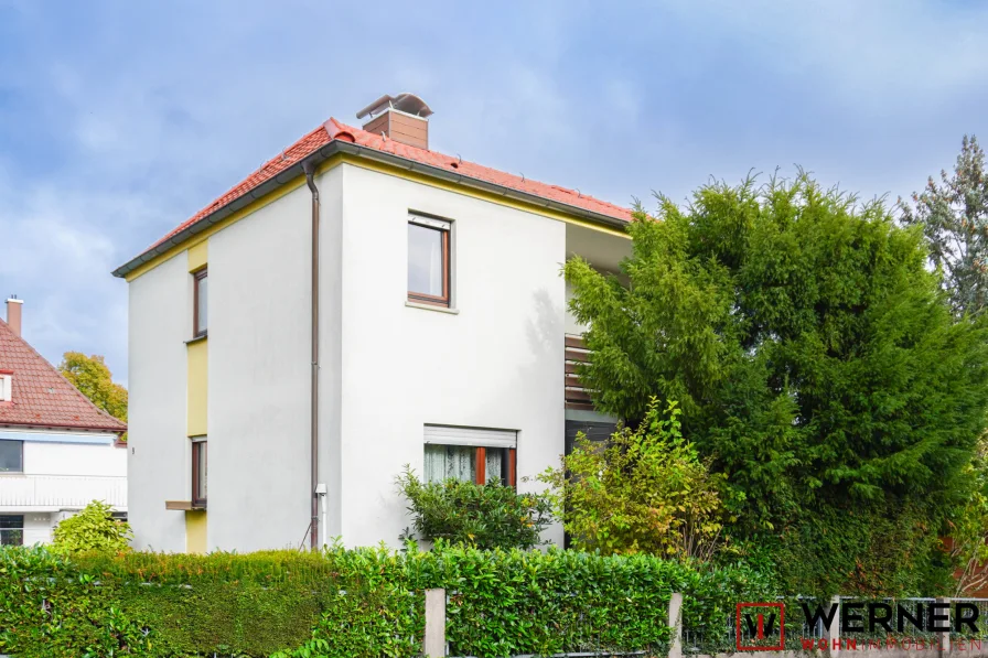 Außenansicht - Haus kaufen in Heilbronn / Böckingen - Kompaktes, sonniges EFH in guter Lage: 100 m² Wfl, attraktives 415 m² Grundstück & 2 Garagen