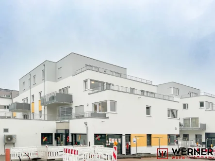 Außenansicht I - Wohnung mieten in Ellhofen - Neubau Erstbezug: Großzügige, helle 3,5-Zi-Whg, 111 m², Zentrum von Ellhofen, Terrasse, Hochparterre