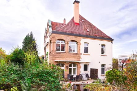 Ansicht Ost - Wohnung mieten in Heilbronn - Großzügige, stilvolle Altbauwohnung in ruhiger Südstadtlage - hochwertige EBK, Terrasse & Garage