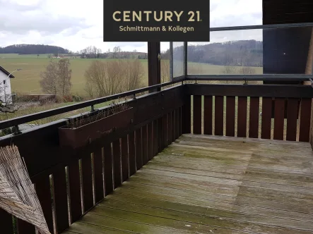 Balkon mit Blick in die Weite - Wohnung kaufen in Lage Hörste - Großzügig wohnen mit herrlichem Blick auf den Teutoburger Wald