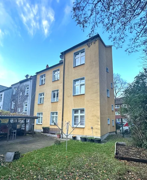 FotoGarten - Haus kaufen in Gelsenkirchen Horst - Mehrfamilienhaus mit vier Wohneinheiten in Gelsenkirchen -  möglicher Faktor 14 -