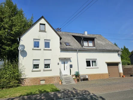 Außenansicht - Haus kaufen in Nisterau - Ein-Zweifamilienhaus in Nisterau