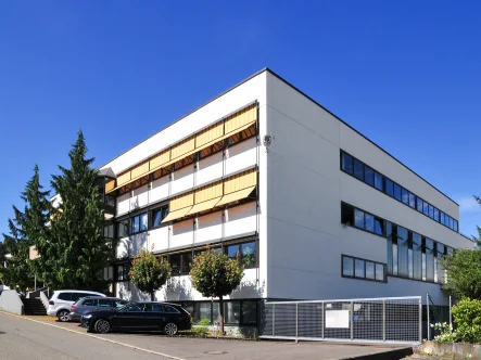 Gebäudeansicht - Büro/Praxis mieten in Reutlingen - Büroeinheit 2. OG mit Aussicht * Personenaufzug * Variabel * Provisionsfrei