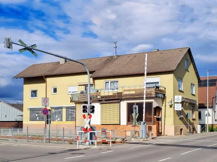 Wohn- und Geschäftshaus - Haus kaufen in Engstingen / Großengstingen - Wohn-/Geschäftshaus * renovierungsbedürftig * Zentrale Ortslage * Mischgebiet * Flexible Nutzung