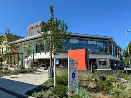 Gebäudeansicht - Büro/Praxis mieten in Nürtingen - Fußgängerzone/Bahnhof * Klimatisiert * Aufzug * Sichtbarkeit