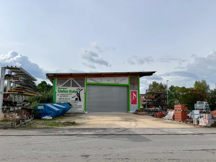 Gebäudeansicht Daimlerstr - Halle/Lager/Produktion kaufen in Nehren - Kalthalle * 5,6-7,3 m Höhe * 2 Tore * PV-Anlage