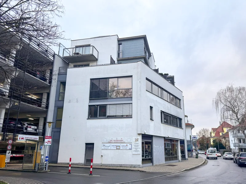 Straßenansicht - Büro/Praxis mieten in Tübingen - Kurze Wege zum Zentrum/ÖPNV * Aufzug * Parkhaus am Gebäude