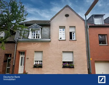 Front - Haus kaufen in Düsseldorf - Modernisiertes Jahrhundertwendehaus mit Anbau und Garten