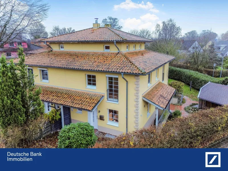 Drohnenaufnahme - Haus kaufen in Ahrensburg - Hochwertiges Doppelhaus im toskanischen Viertel in Ahrensburg