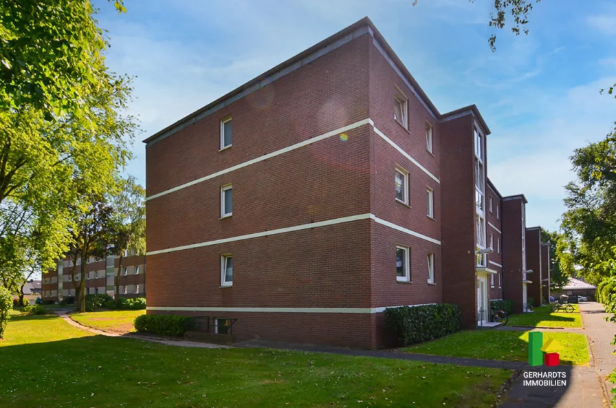 Seitenansicht - Haus kaufen in Brüggen - Knaller für Anleger: Sechs top vermietete Wohneinheiten im sehr guten Zustand in Brüggen!