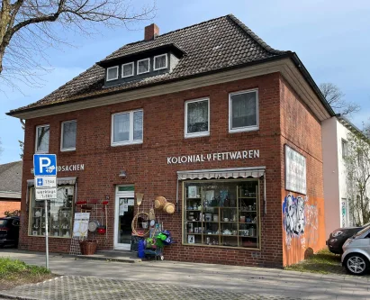 Ansicht - Haus kaufen in Hamburg - Mit Körben und Besen...!