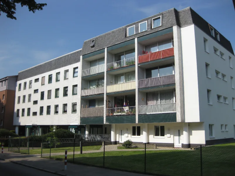 Griegstra_C3_9Fe+17 - Garage/Stellplatz mieten in Hamburg - *RESERVIERT*Tiefgaragenstellplatz Griegstraße 15/17/17a-b, 22763 Hamburg