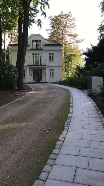 Hausansicht - Wohnung mieten in Hamburg - Elegante Maisonette in begehrter Villa am Falkenstein 21