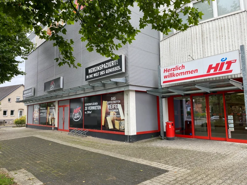 Außenansicht - Laden/Einzelhandel mieten in Bad Salzuflen - Repräsentative Ladenfläche im HIT-Markt Schötmar!