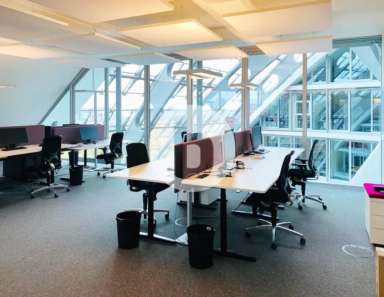 Innenansicht - Büro/Praxis mieten in Hamburg - Berliner Bogen - Top Bürofläche mit Blick über Hammerbrook mieten