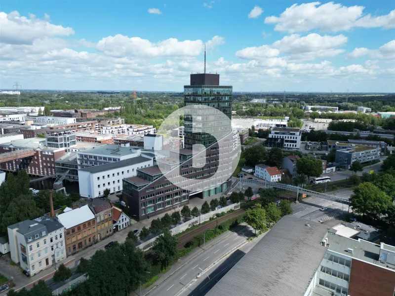 Außenansicht - Büro/Praxis mieten in Hamburg - bürosuche.de: Blick über ganz Harburg - Büros im Channel Tower