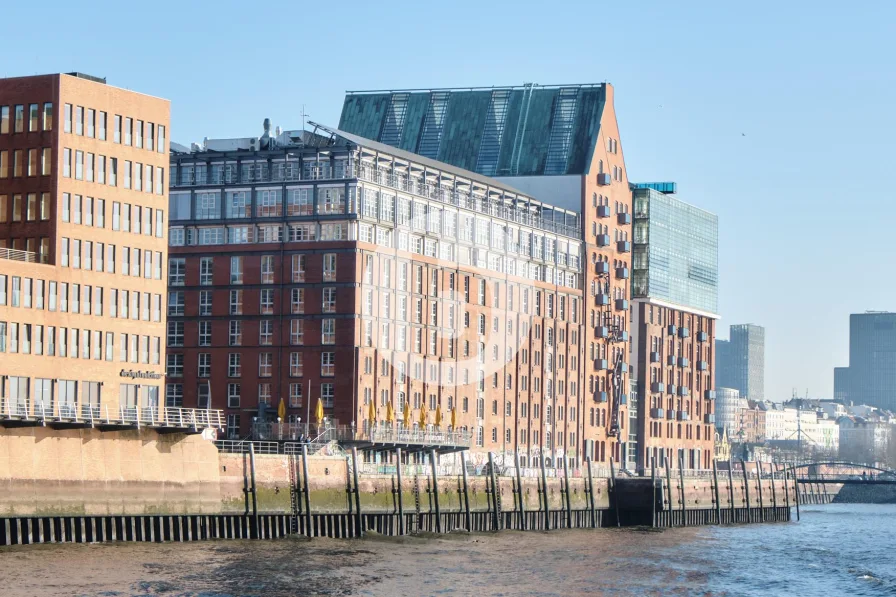 Außenansicht - Büro/Praxis mieten in Hamburg - bürosuche.de: Historischer Elbspeicher - Moderne Büroflächen direkt an der Elbe