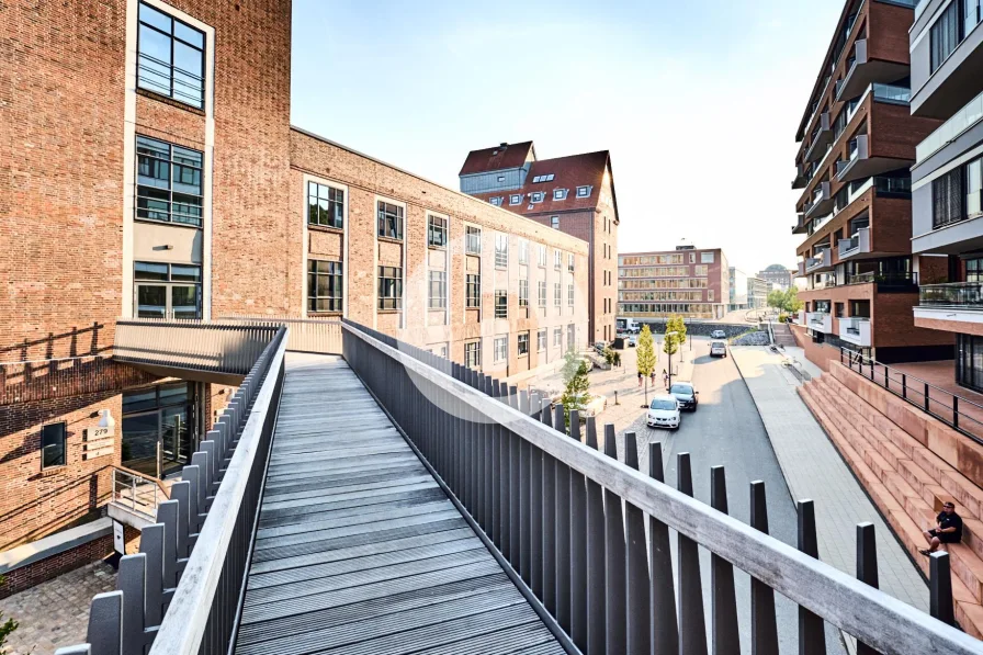 Außenansicht - Büro/Praxis mieten in Hamburg - bürosuche.de: Kaispeicher - Loftbürofläche mit Dachterrasse und Elbblick in Hamburg!