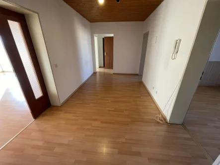 Eingangssituation - Wohnung kaufen in Rohrdorf - Rohrdorf  3-Zimmer-ETW, die perfekte Einsteigerimmobilie