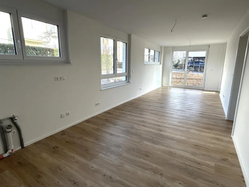 Offener Wohn-Essbereich - Wohnung kaufen in Herrenberg - Betreutes Wohnen: Moderne 2-Zi-Wohnung + Terrasse - Küche inklusive