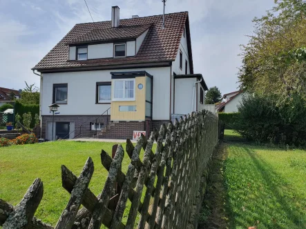 Ost-Ansicht - Haus kaufen in Herrenberg - Haus und Grundstück mit einzigartigen Möglichkeiten