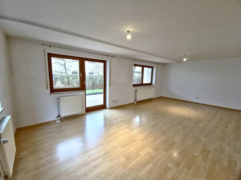 Wohn-Esszimmer  - Wohnung mieten in Herrenberg - Großzügige 3-Zi-Wohnung mit großer Terrasse + Garten - ruhige, zentrale Lage