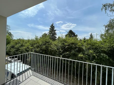 Ausblick vom Balkon - Wohnung mieten in Herrenberg - BETREUTES WOHNEN: Wunderschöne, große 3-Zi-Wohnung mit Westbalkon & Betreuung