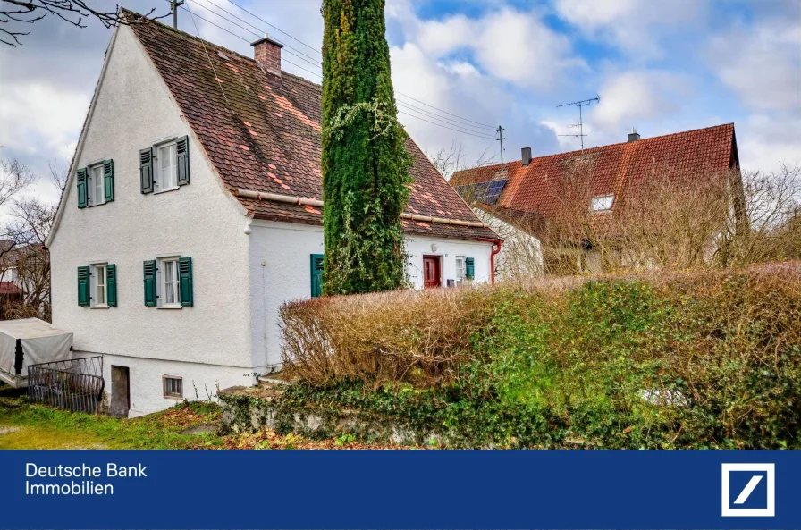 Außenansicht Nord/Ost - Haus kaufen in Egling - Häuschen mit Charme auf großem Grundstück mit Potenzial