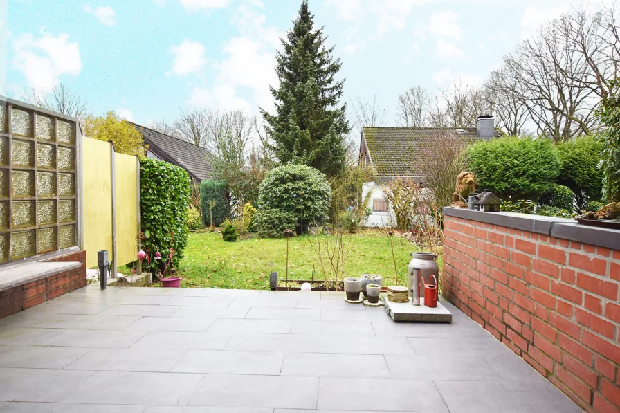 Die Süd-West-Terrasse wird an sonnigen Sommertagen Ihr Lieblingsplatz