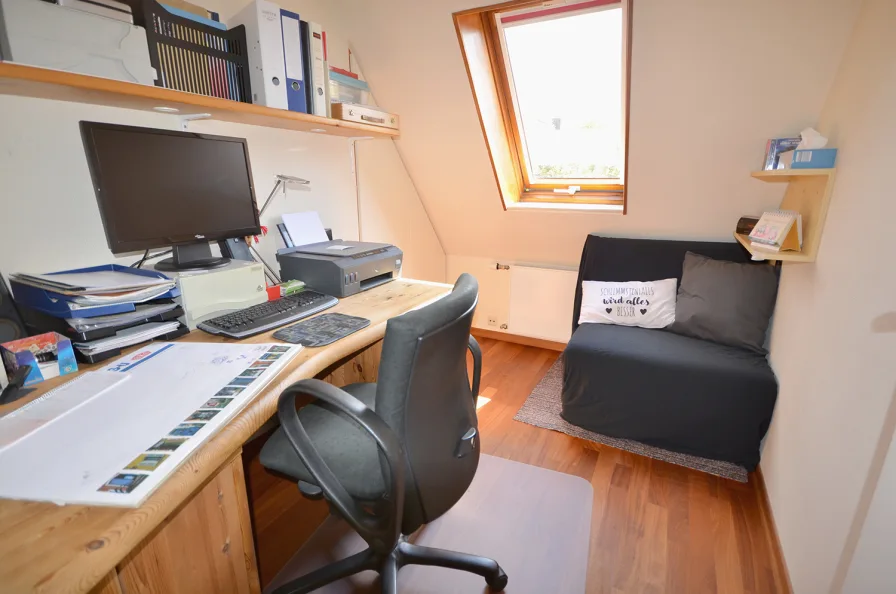 Für ein Arbeitszimmer gerade groß genug, als Schlafzimmer jedoch zu klein