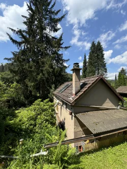 Gartenhaus hinten - Grundstück kaufen in Kernen im Remstal Stetten - Großes Gartengrundstück mit massivem Gartenhaus