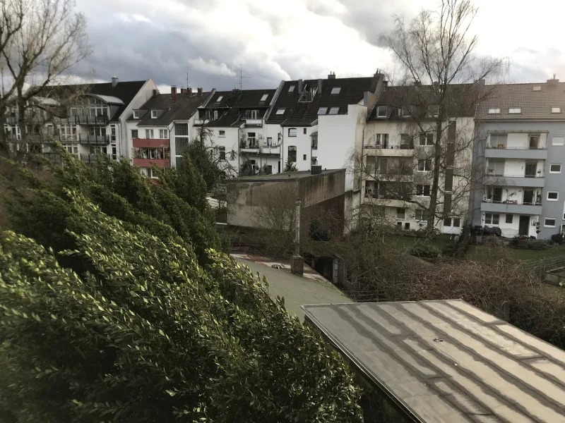 Balkon - Wohnung mieten in Düsseldorf - 3-Zimmer-Wohnung in Eller