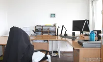 Büro mit Balkonzugang