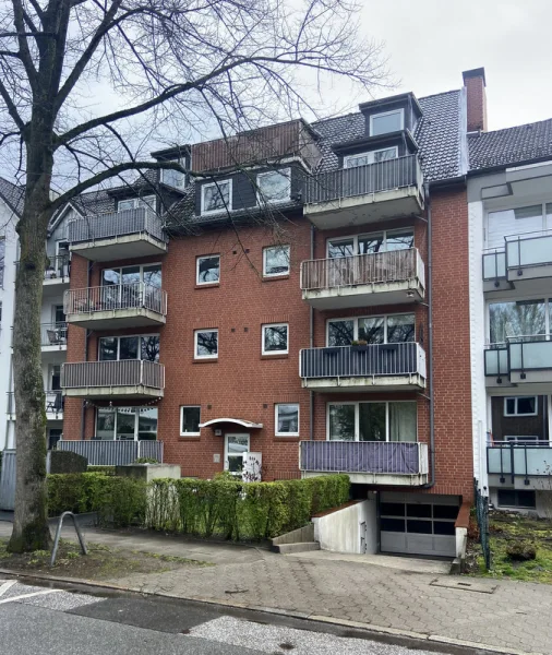 Einfahrt - Garage/Stellplatz mieten in Hamburg - Tiefgaragenstellplatz in Bahrenfeld zu vermieten!