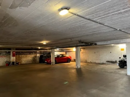  - Garage/Stellplatz mieten in Hamburg Lohbrügge - 2 Tiefgaragenstellplätze in Lohbrügge zu vermieten!