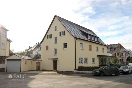 Ansicht - Haus kaufen in Reutlingen - Generationenhaus PLUS Mieteinnahmen in bester Lage