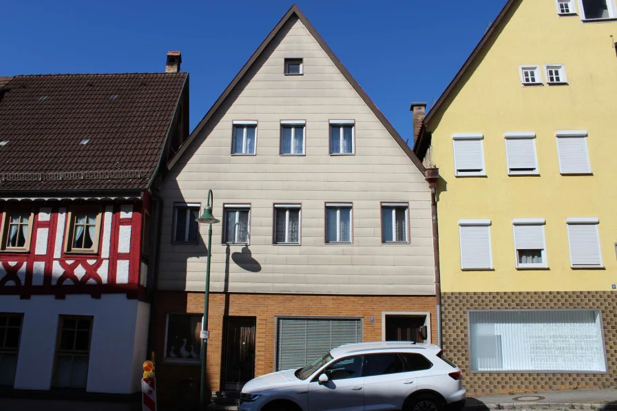 Osten Hauseingang - Haus kaufen in Horb am Neckar - Günstige Gelegenheit für Versierte Interessenten