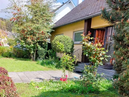 Vorderhaus mit Garten - Haus kaufen in Igel - gepflegtes Ein-/Zweifamilienhaus mit großem Garten in Igel