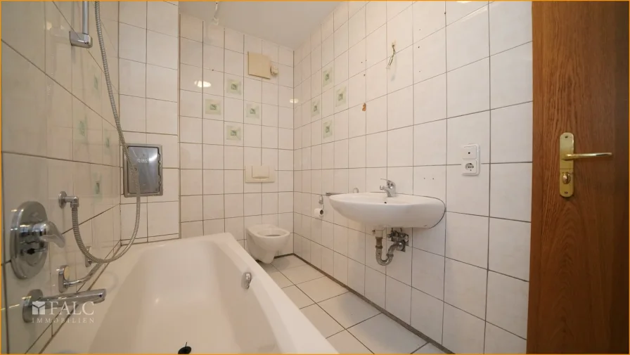 Wohnung EG: Mit Badewanne zum entspannen