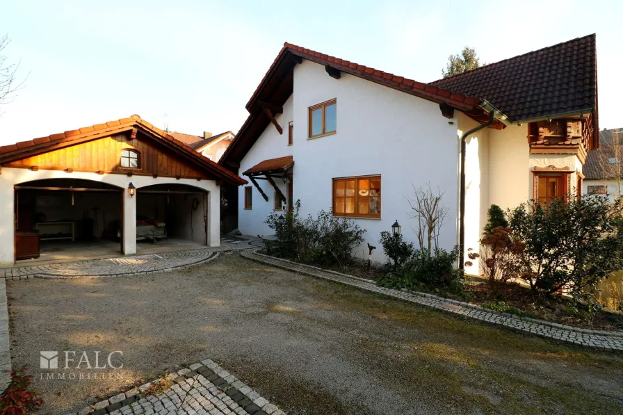 Ansicht Nord-West - Haus kaufen in Neuenstadt am Kocher / Stein am Kocher - "Ihre Vision, Ihr Zuhause: – EFH mit Einliegerwohnung und Freiraum für Ihre Ideen!"