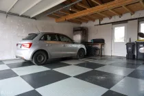 Garage mit Zugang zum Wohnhaus