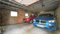 Garage für bis zu 4 PKWs