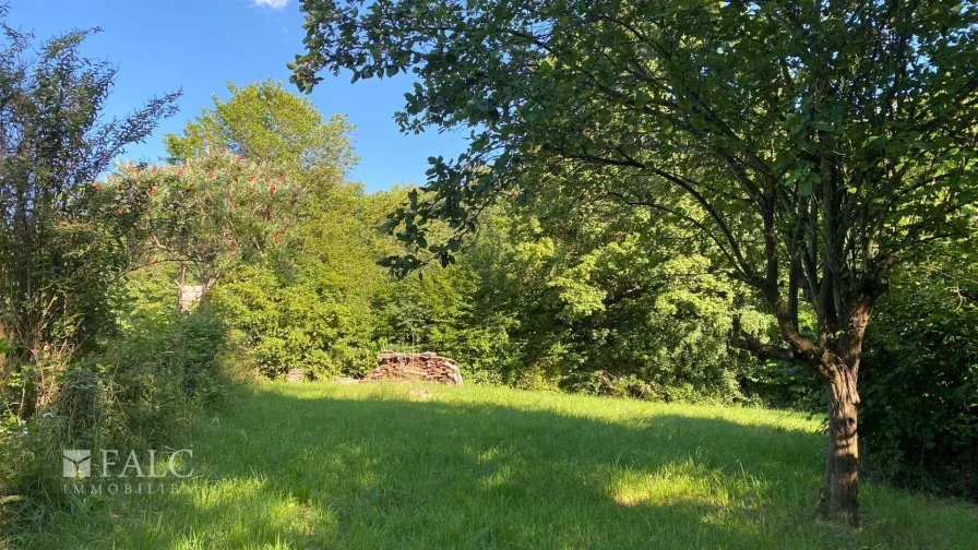 Ihr idyllisches Grundstück wartet