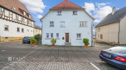 Imposant - Haus kaufen in Heilbronn - Fachwerk trifft Moderne - FALC Immobilien Heilbronn