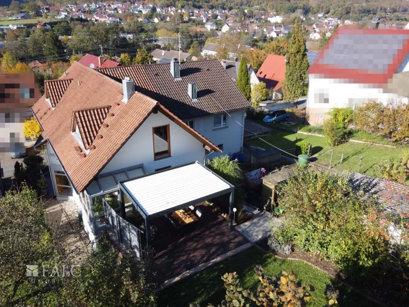 Ansicht Garten mit Terrasse