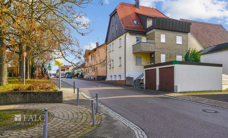 Herzlich willkommen! - Haus kaufen in Oedheim - Großzügiges Ein- bis Zweifamilienhaus im Herzen von Oedheim! - FALC Immobilien