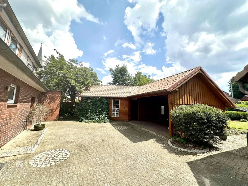 Gartenhaus und Carport