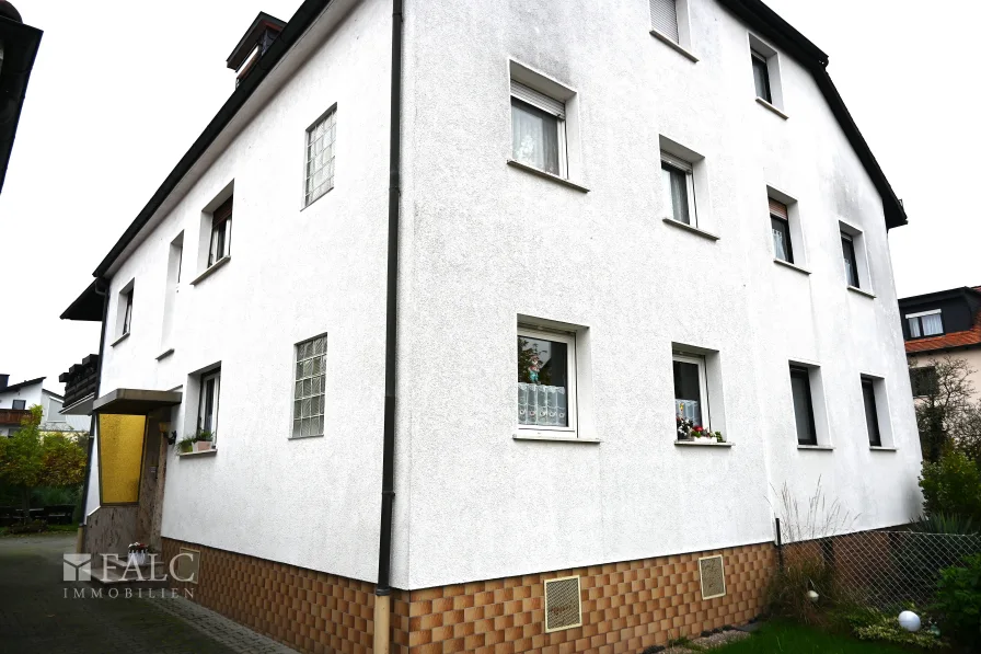 DHH - Haus kaufen in Dietzenbach - Attraktive Kapitalanlage mit großem Potenzial – Zweifamilienhaus und Gewerbefläche in Dietzenbach!