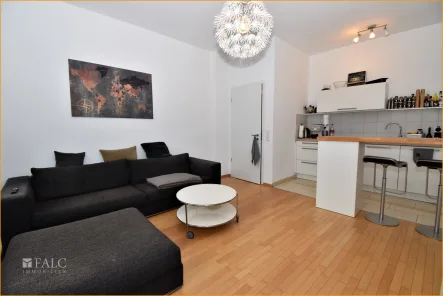 Renoviert und saniert. Schicke  2 Zimmer ETW in direkter Innenstadtlage von Bielefeld ! - Wohnung kaufen in Bielefeld - Bielefeld... Top gepflegte und sanierte  2 Zimmer ETW in Innenstadtlage mit PKW - Stellplatz zu verkaufen !